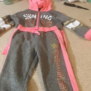 I am selling a jumpsuit